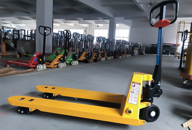 Revolutionizing the Warehouse: How RTLS is Revolutionizing Forklift Tracking